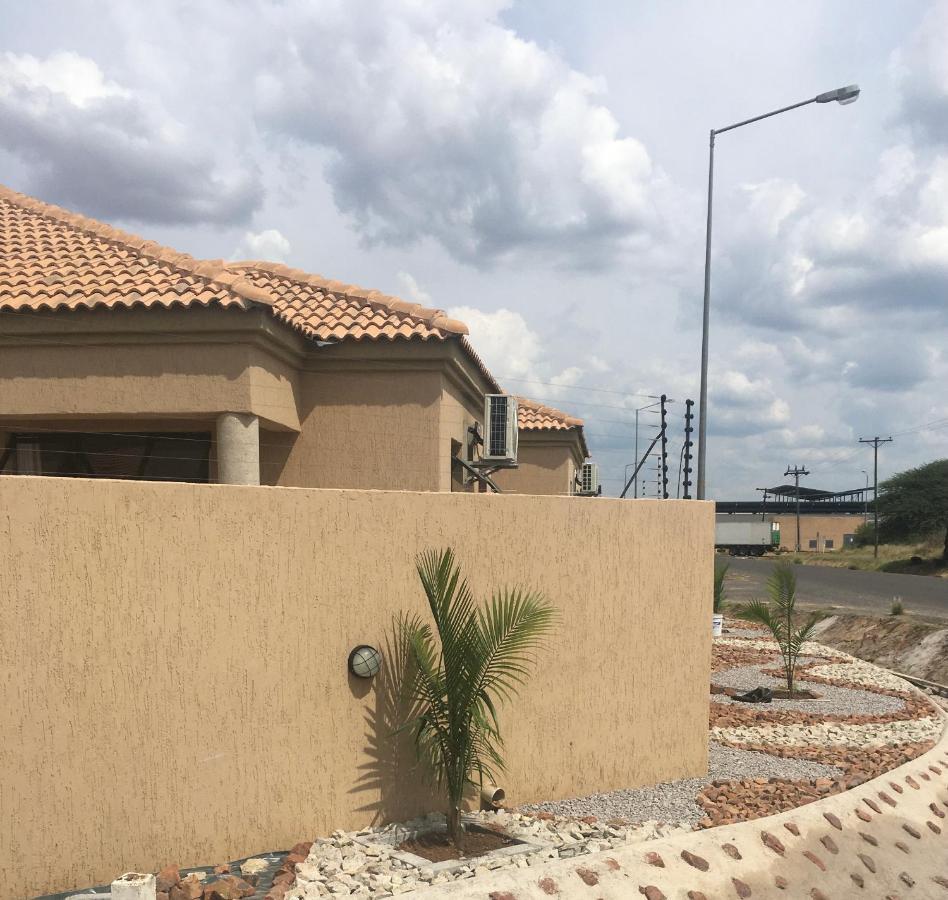 Infinity Bnb Gaborone Buitenkant foto