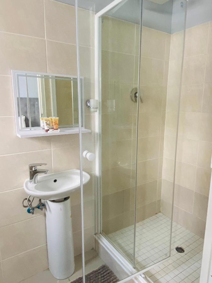Infinity Bnb Gaborone Buitenkant foto